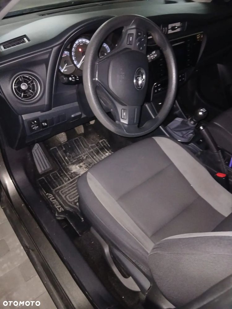 Toyota Auris - 5