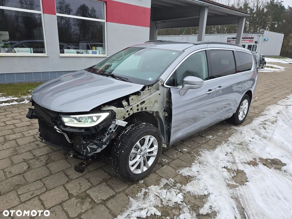 Chrysler Pacifica - 10