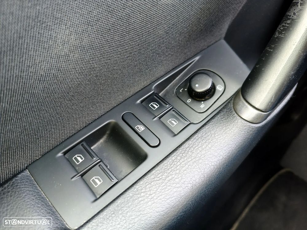 VW Passat Variant 1.6 TDI BlueMotion - 30