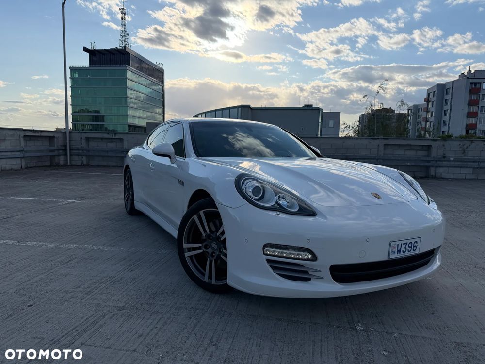 Porsche Panamera 4 PDK Platinum Edition - 20