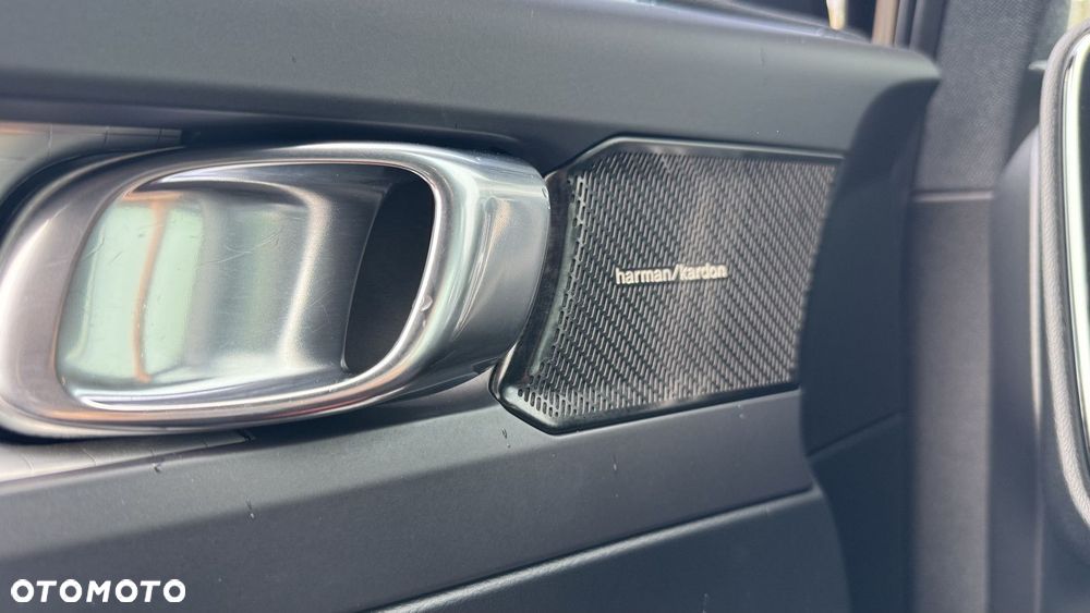 Volvo XC 40 - 18