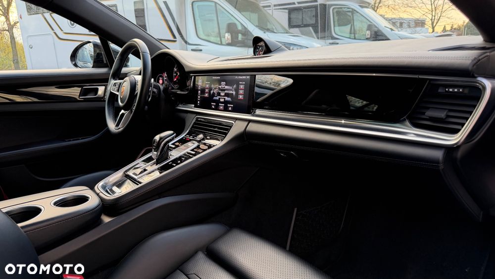 Porsche Panamera 4 GPF - 13