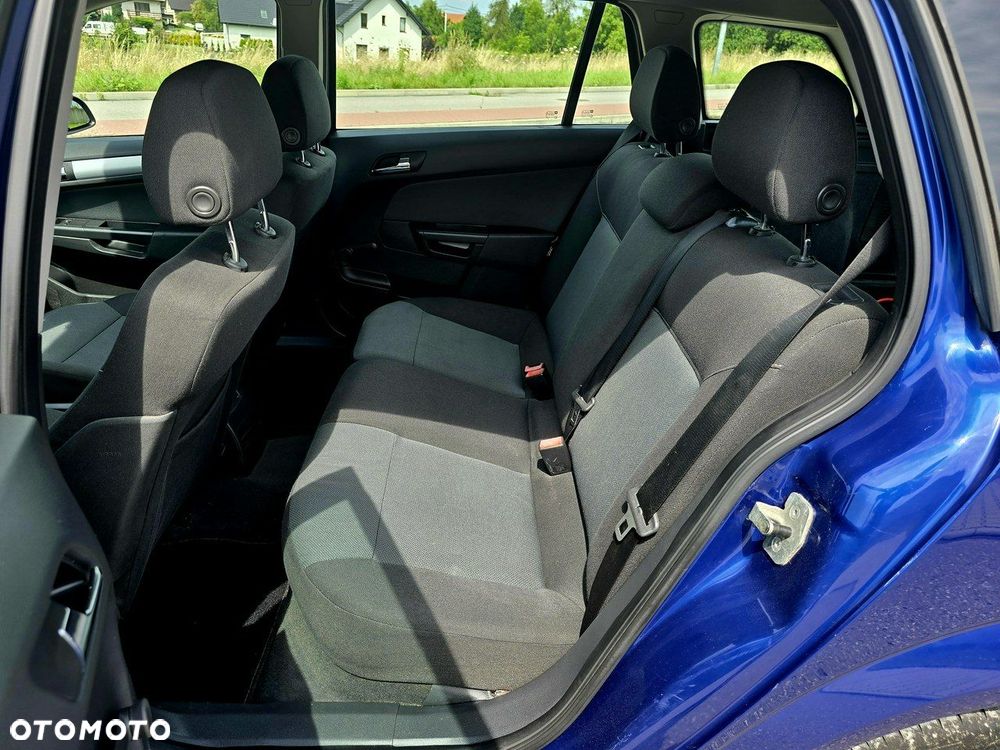 Opel Astra 1.8 Caravan Edition - 35