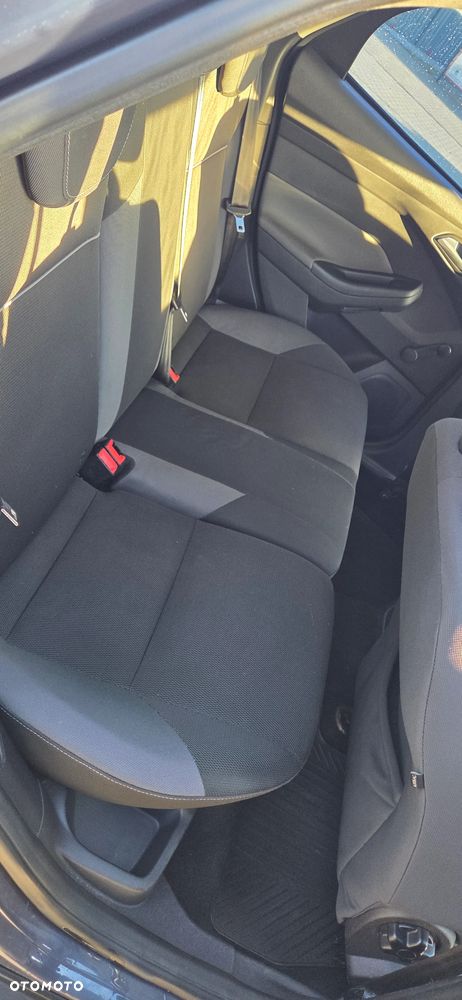 Ford Focus 1.6 Ambiente - 6