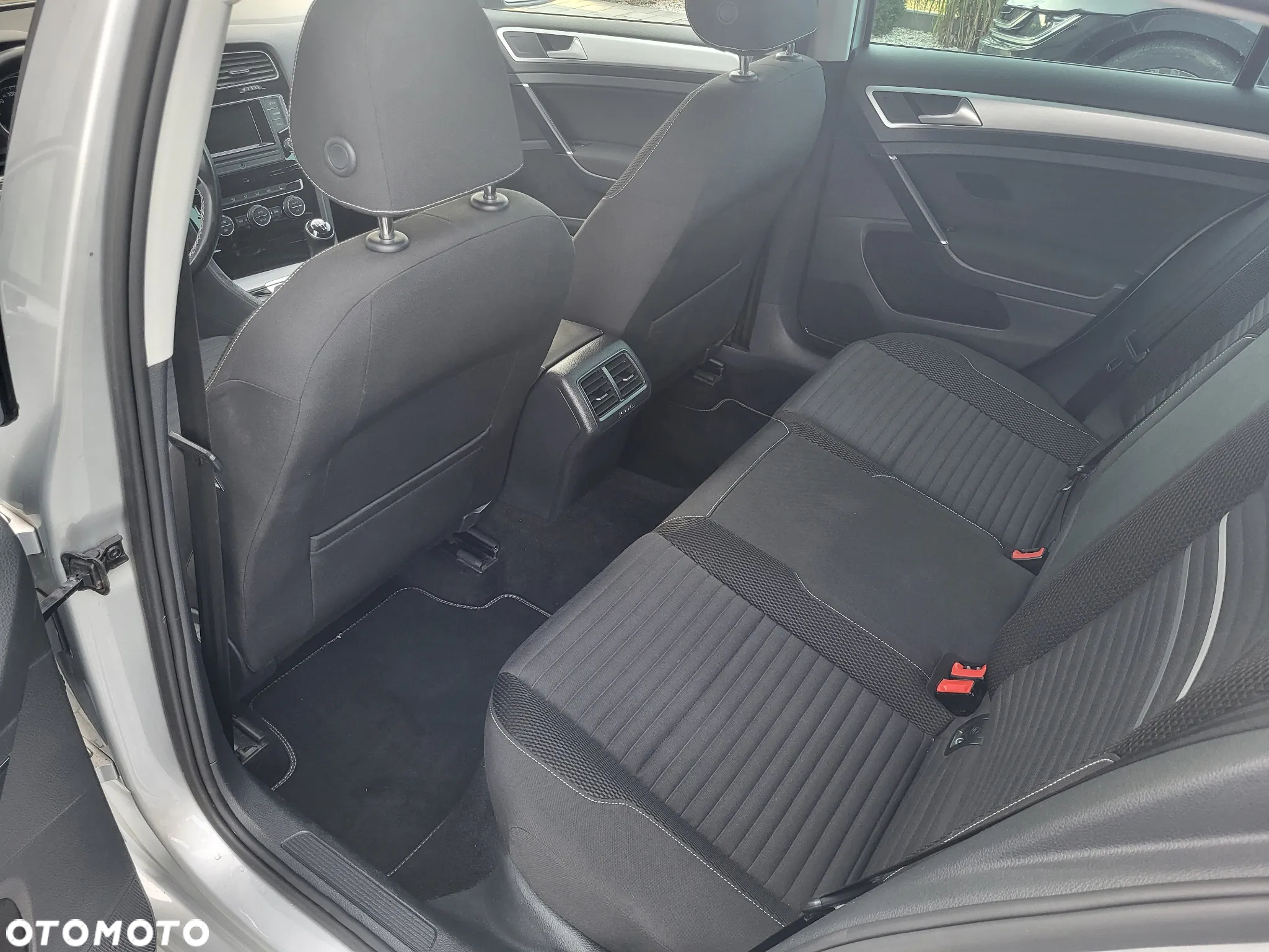 Volkswagen Golf - 8