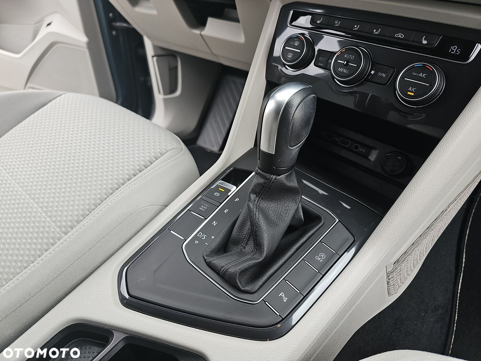 Volkswagen Tiguan Allspace 2.0 TDI SCR Comfortline - 22