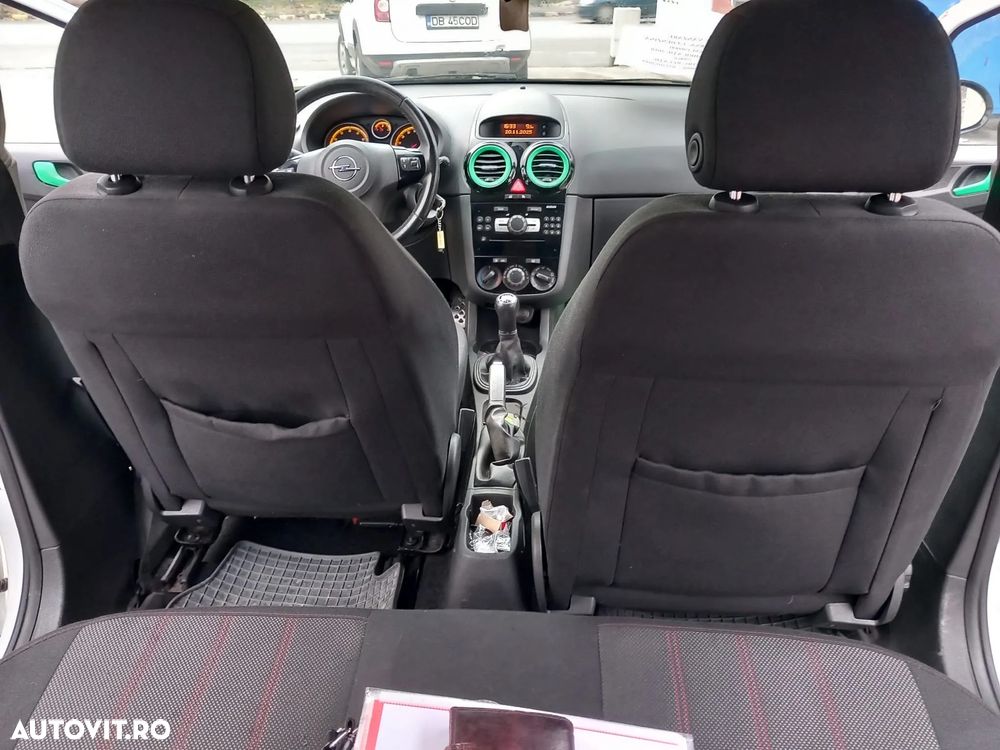 Opel Corsa 1.4i Cosmo - 4