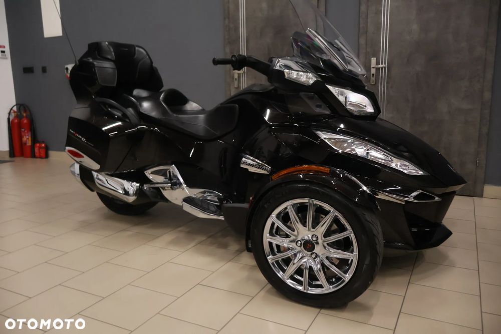 Can-Am Spyder - 17