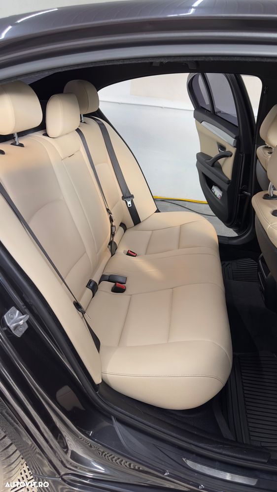 BMW Seria 5 520d AT - 3
