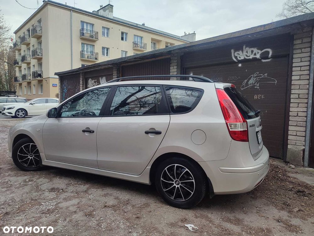 Hyundai i30 1.4 Base + EU5 - 6