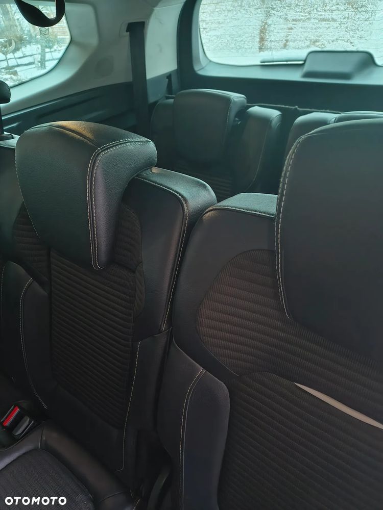 Renault Grand Scenic - 12