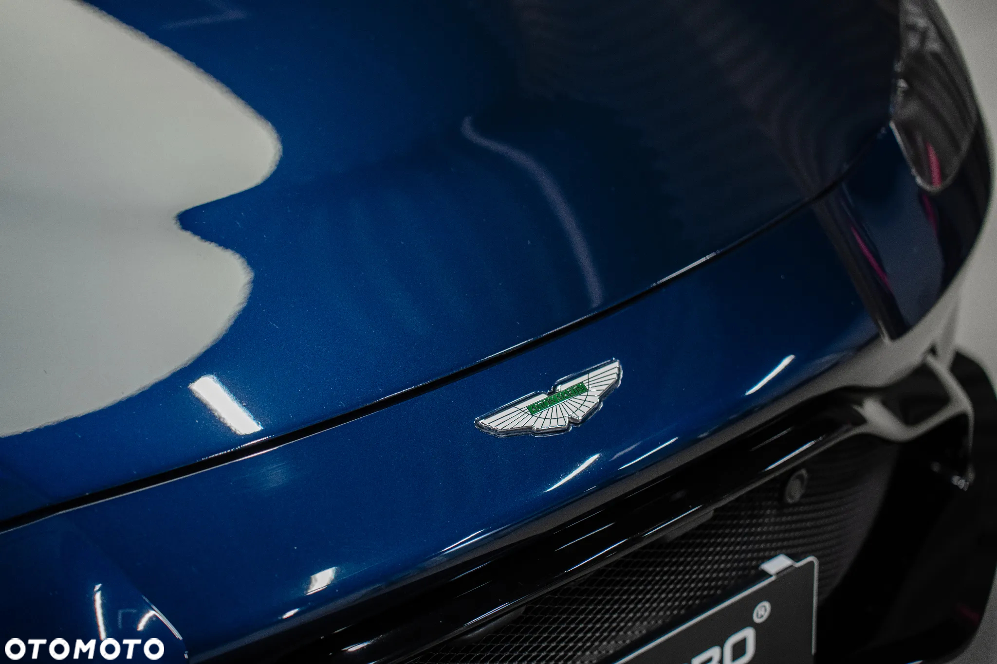 Aston Martin Vantage - 3