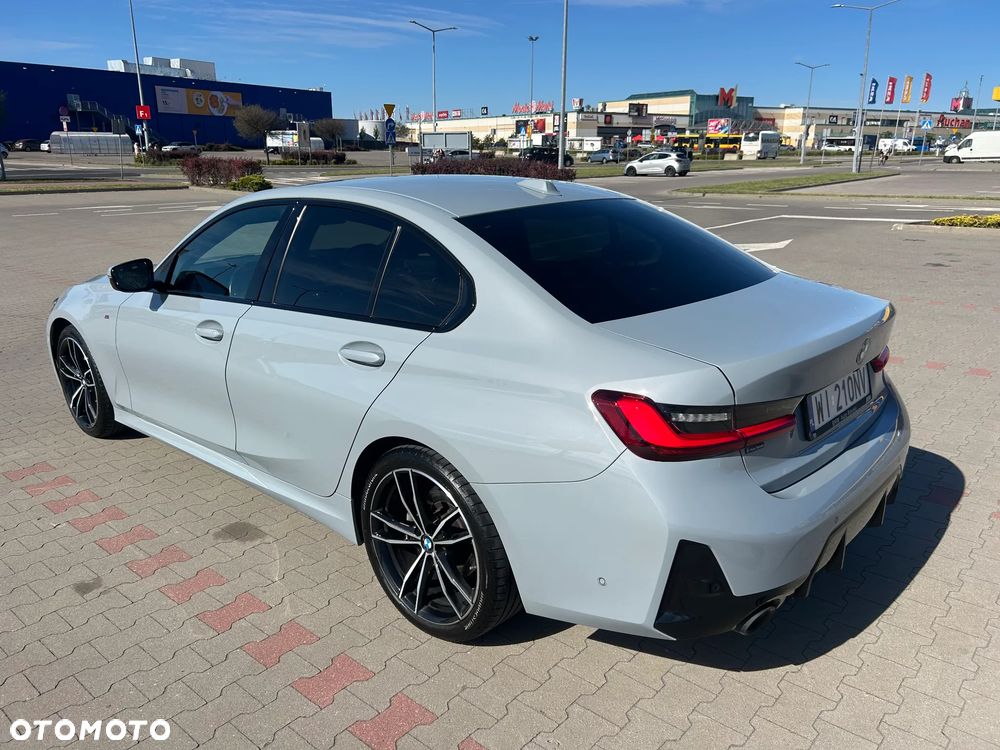 BMW Seria 3 320i xDrive M Sport - 9