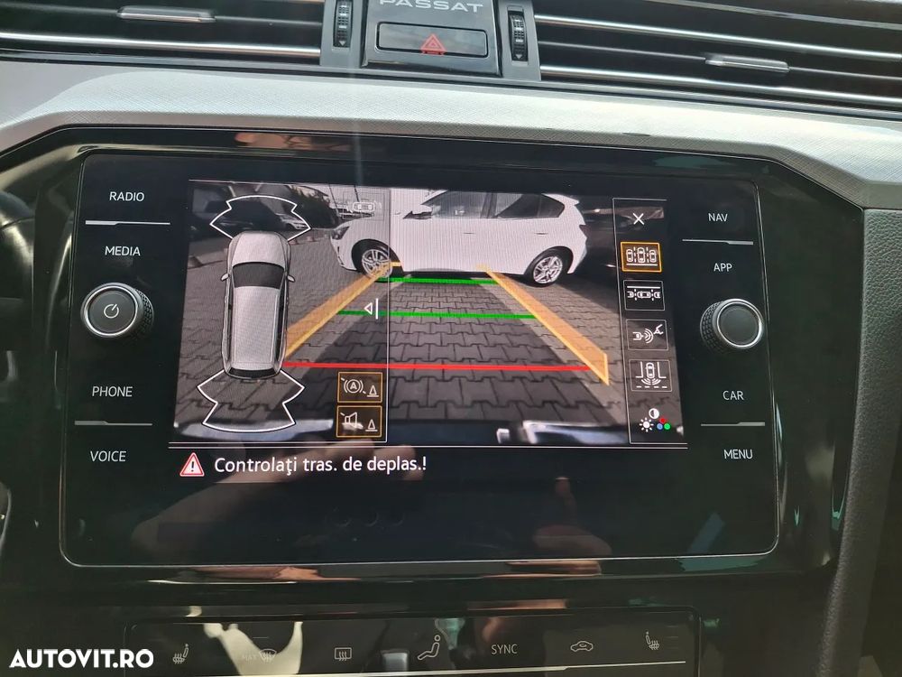 Volkswagen Passat Variant 2.0 TDI DSG Highline - 15