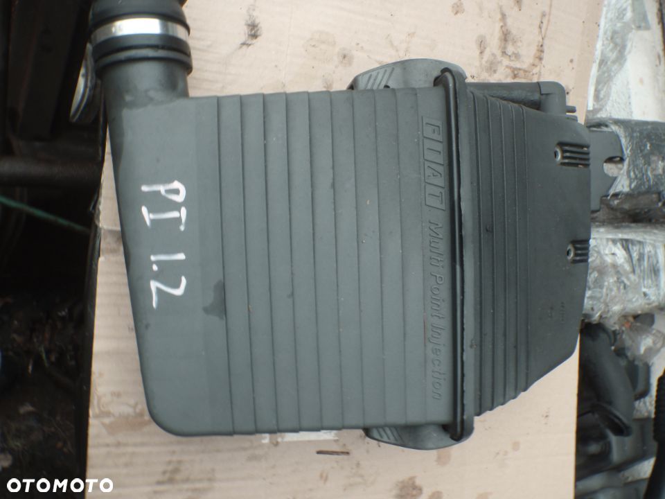 obudowa filtra powietrza zatrzaski termostat rura  fiat uno punto I lancia seicento spi cinquecento sporting 1.1 1.2 8v - 7