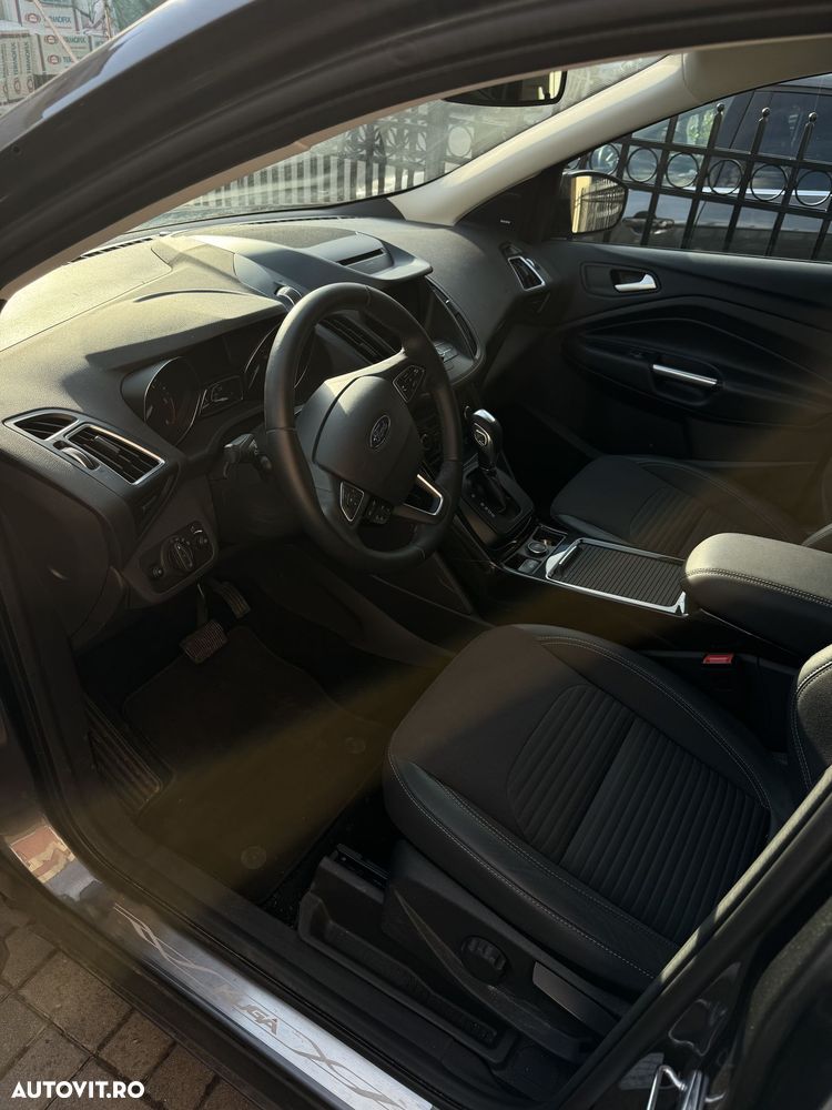 Ford Kuga 2.0 TDCi 4WD Powershift ST-Line - 8
