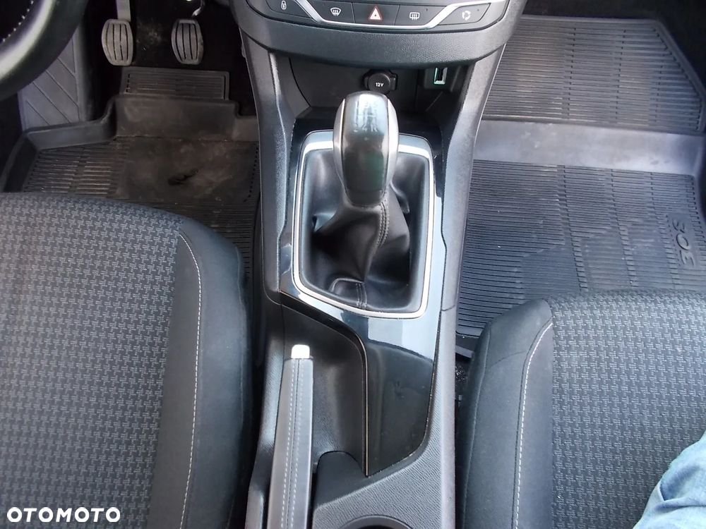 Peugeot 308 SW 1.6 BlueHDi Access S&S - 32