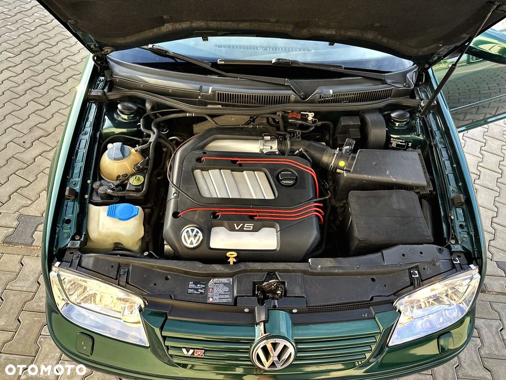 Volkswagen Bora Variant 2.3 V5 - 12