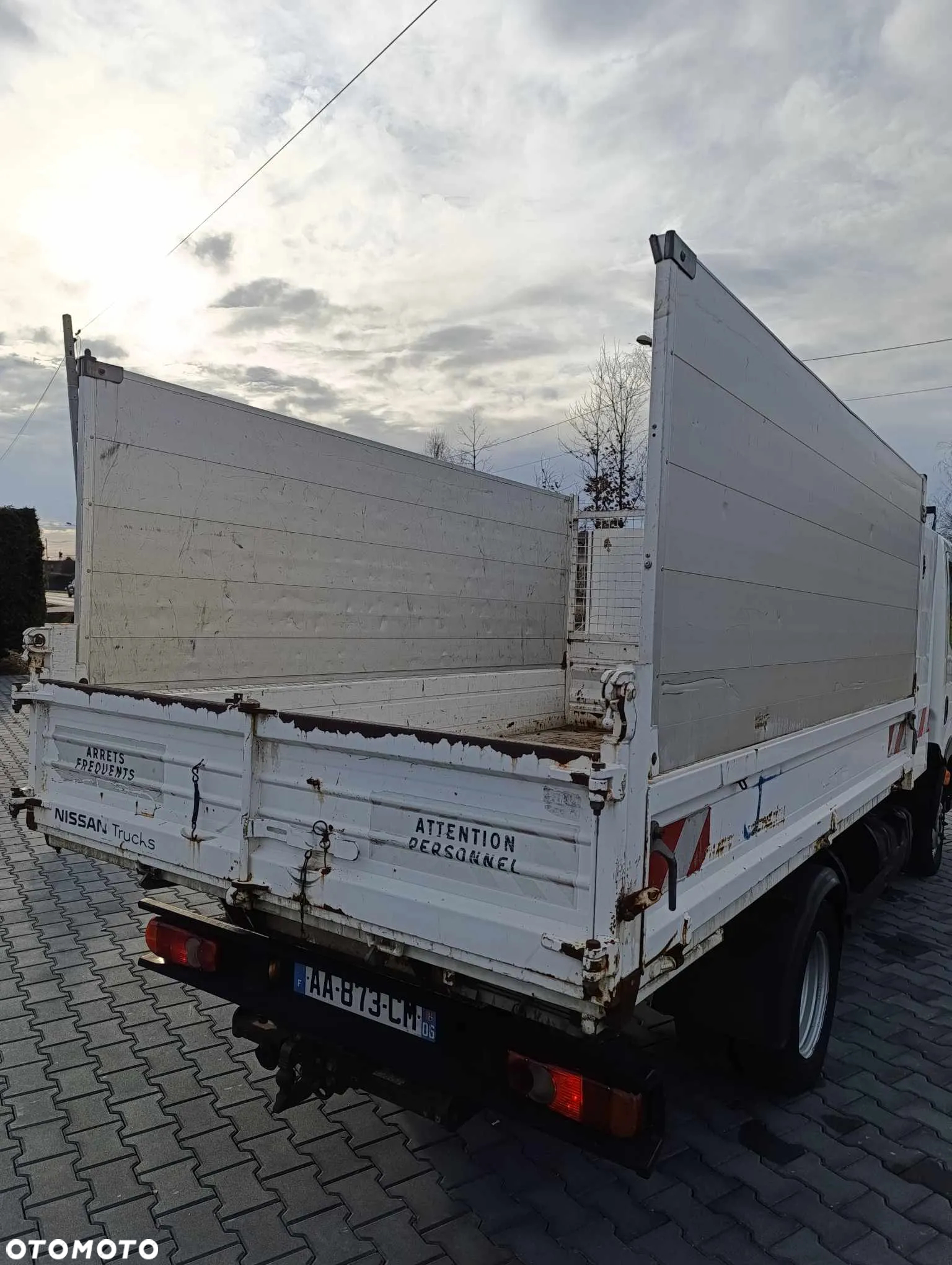 Nissan CABSTAR - 5