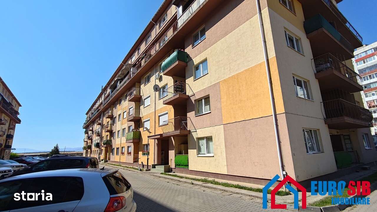 Garsoniera etaj 3 cu balcon in Sibiu cartier Hipodrom