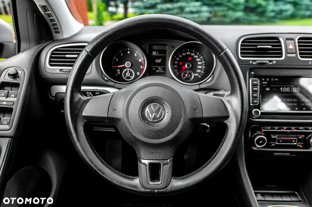 Volkswagen Golf 1.6 Highline - 26