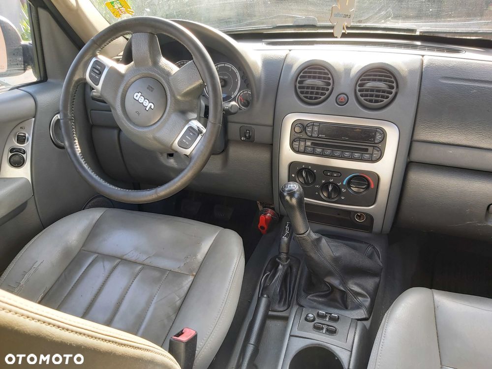 Jeep Cherokee - 8