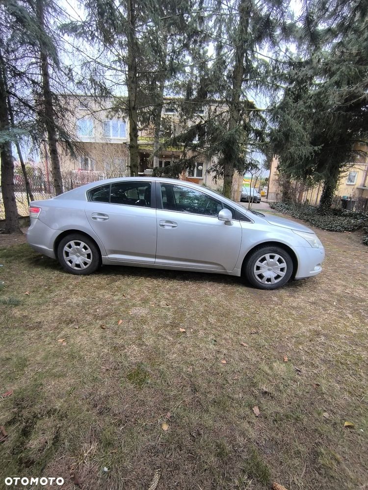 Toyota Avensis 1.6 Sol - 3
