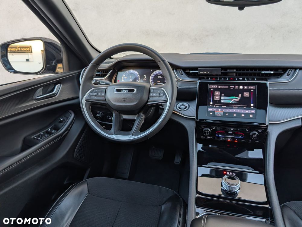 Jeep Grand Cherokee - 13