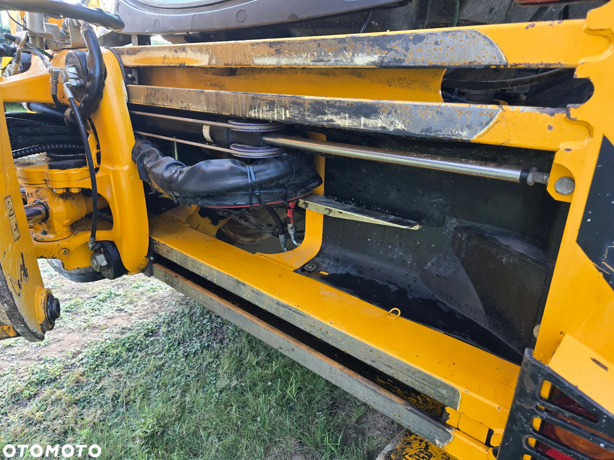 JCB - 10