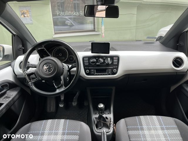 Volkswagen up! street - 4