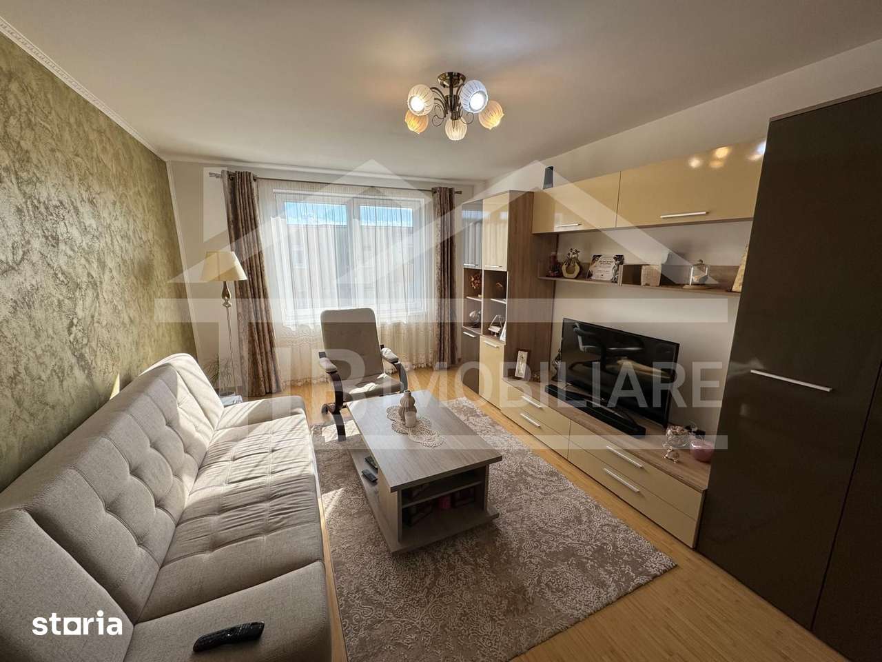 Apartament cu 3 camere, 70 mp, decomandat, Zona Diamant — fotografia 3