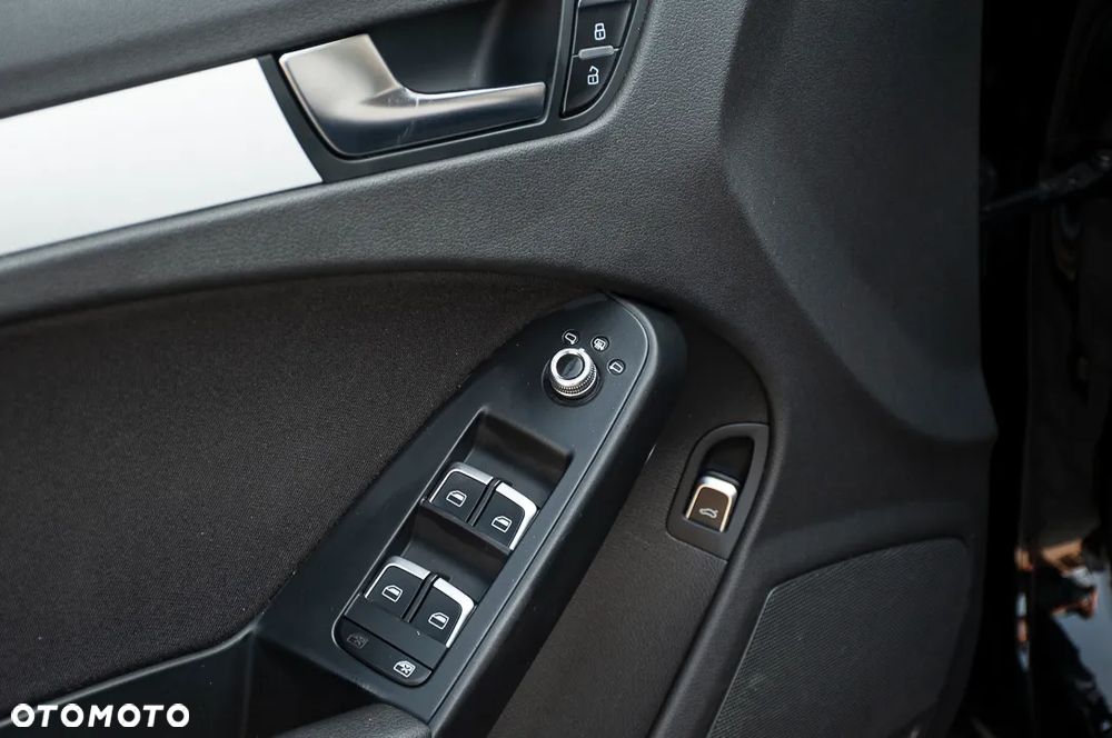 Audi A4 Avant 2.0 TDI DPF clean diesel multitronic Ambiente - 38