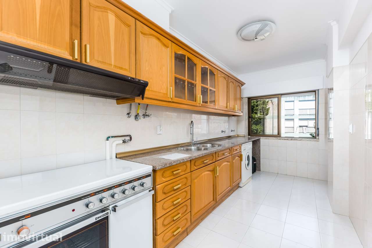 Apartamento T2 com varanda e elevador em Sintra - Grande imagem: 3/22