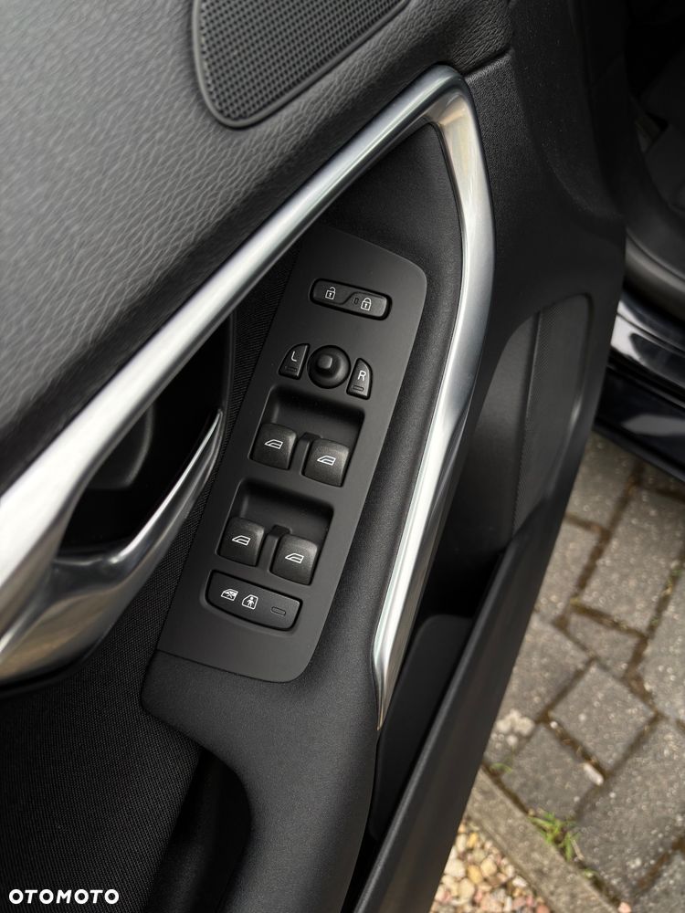 Volvo V40 D2 Momentum - 12