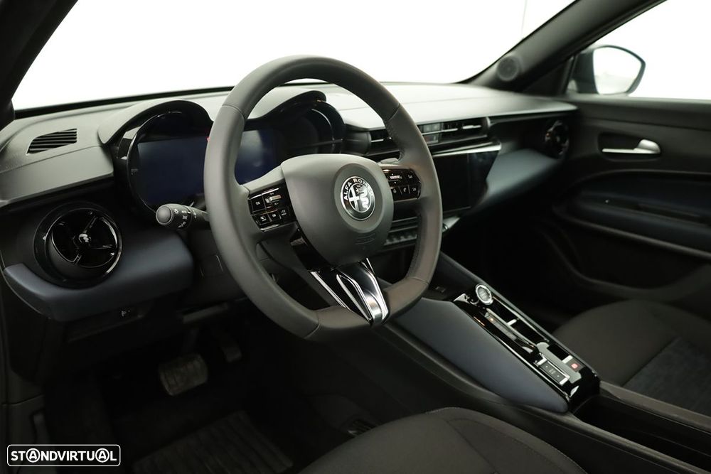 Alfa Romeo Junior Elletrica 50 kWh - 7