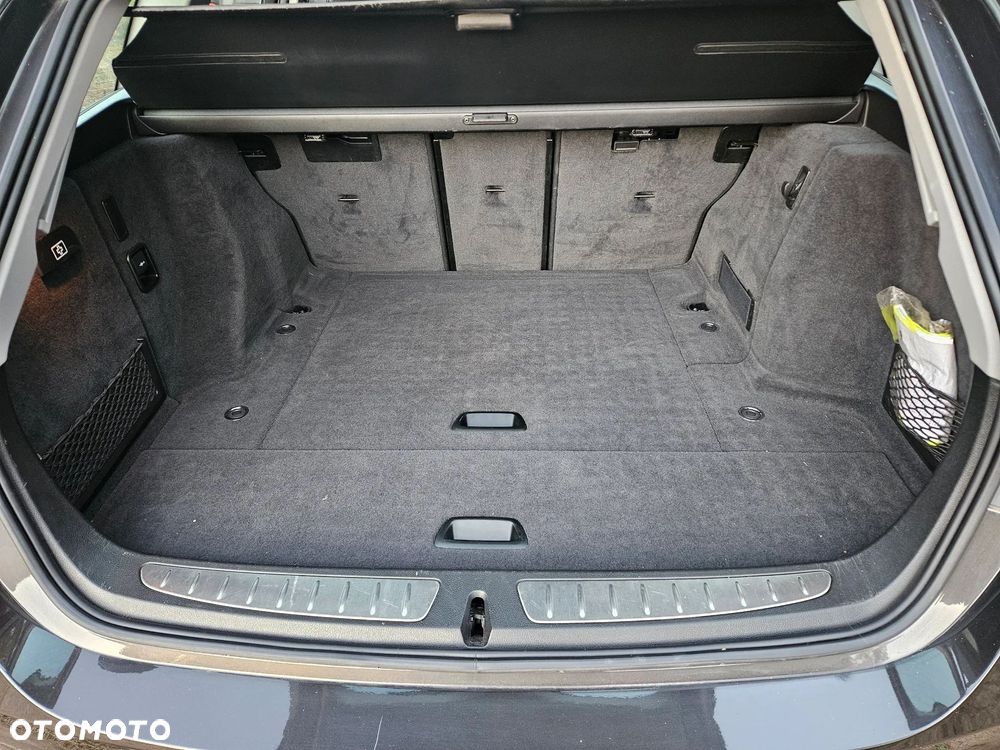 BMW Seria 3 330d Touring xDrive Sport-Aut Luxury Line - 8
