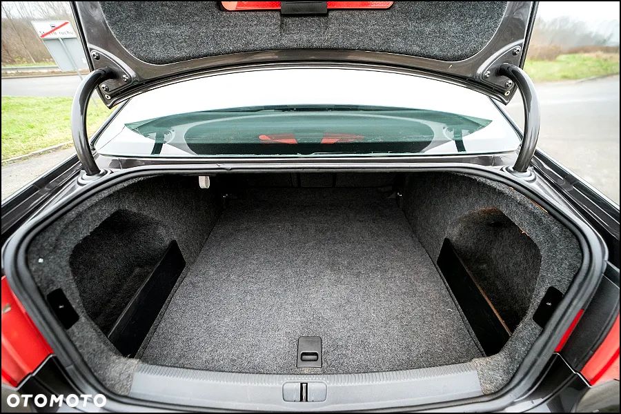 Volkswagen Passat - 37