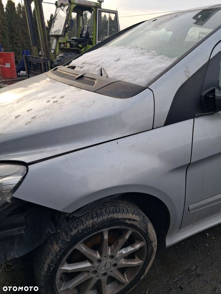 MERCEDES B-KLASA W245 05 761 BLOTNIK LEWY PRZOD - 2