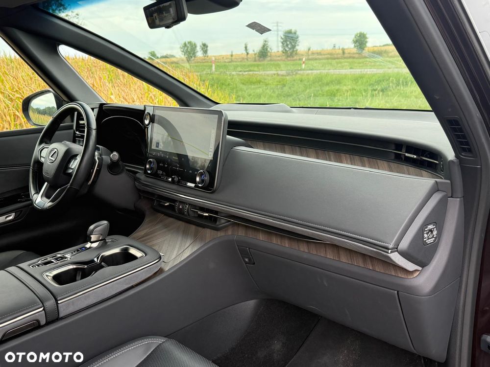 Lexus LM 350h Prestige - 23