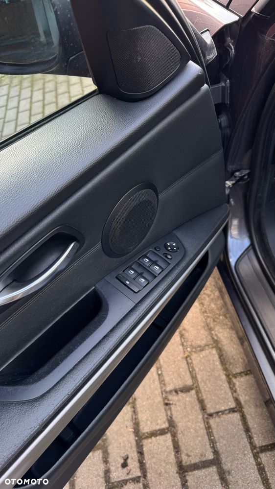 BMW Seria 3 320d - 8