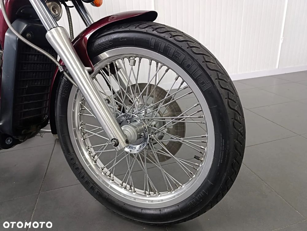 Suzuki Intruder - 5