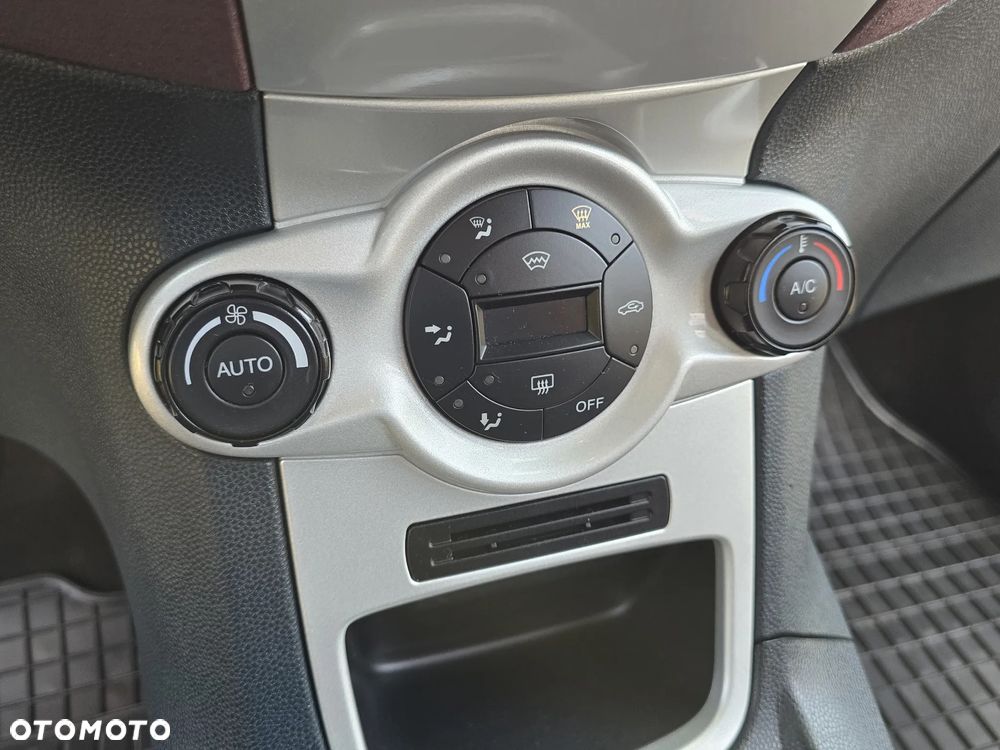 Ford Fiesta 1.4 Titanium - 18