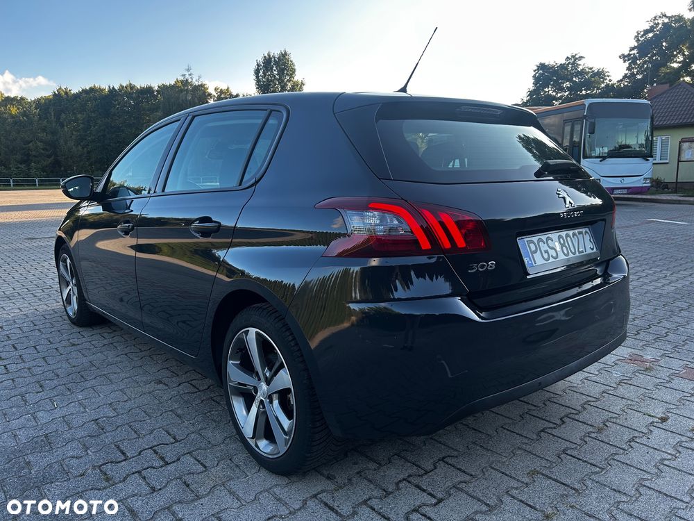 Peugeot 308 - 8