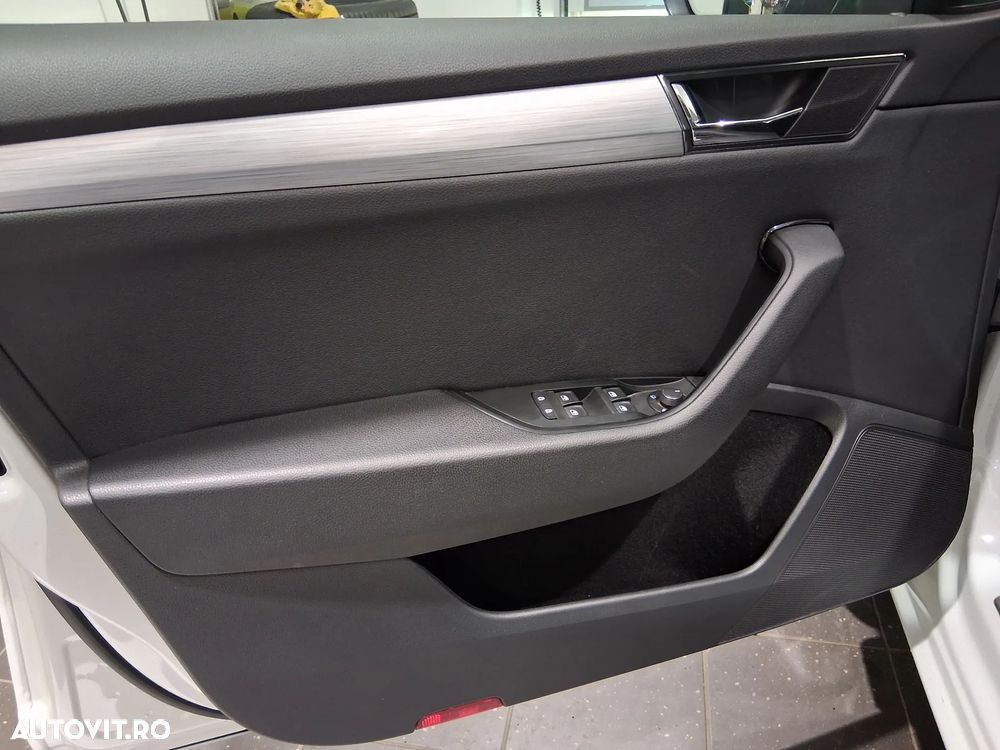 Skoda Superb 2.0 TDI DSG Ambition - 12