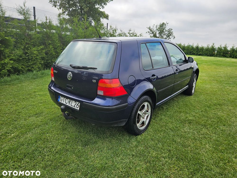 Volkswagen Golf 1.6 Basis - 6