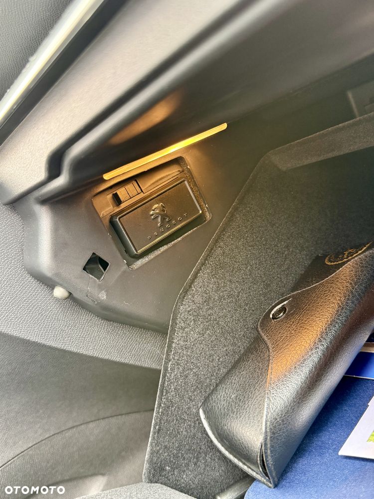 Peugeot 3008 2.0 BlueHDi Crossway S&S EAT8 - 17