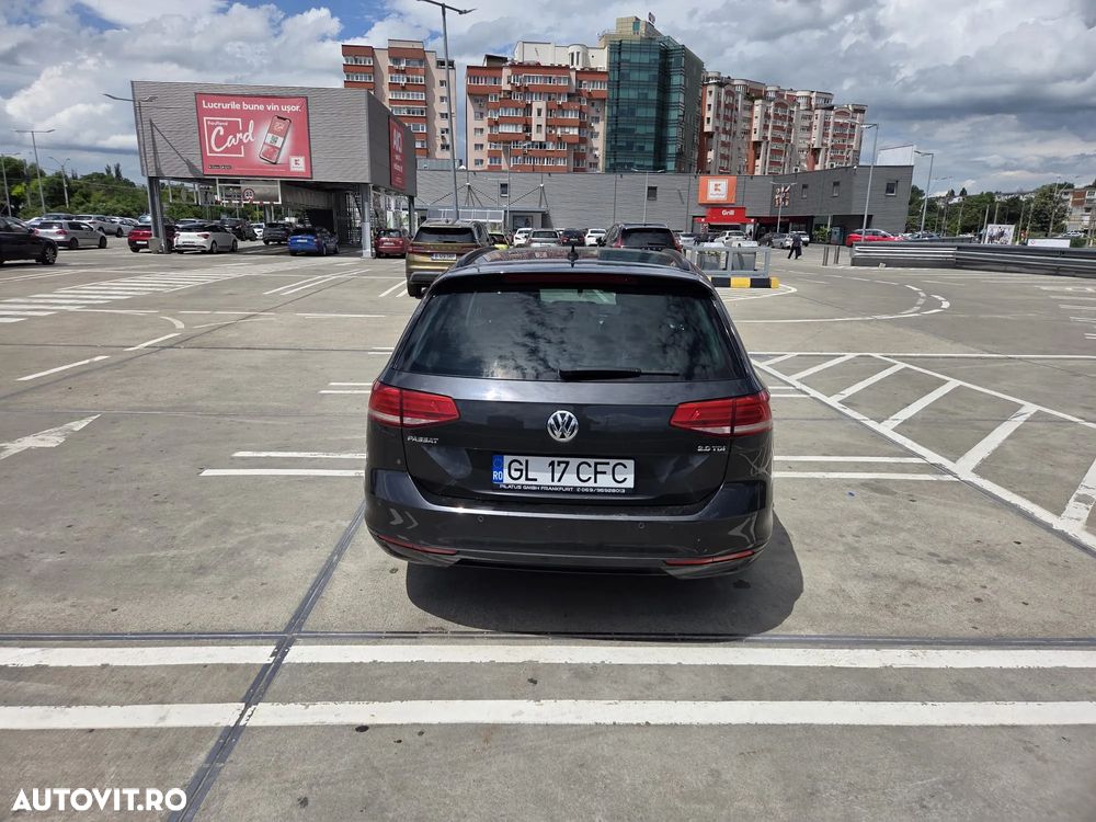 Volkswagen Passat 2.0 TDI SCR DSG Comfortline - 24
