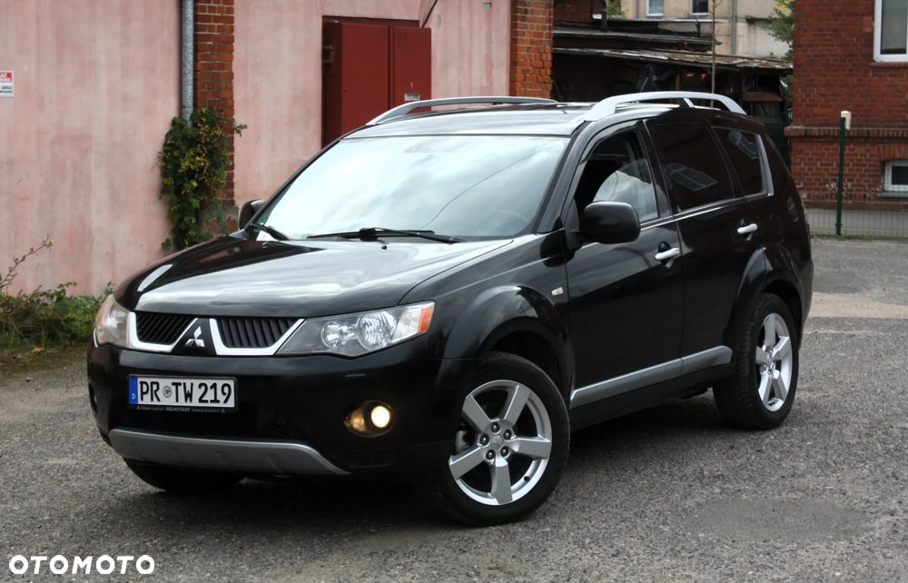 Mitsubishi Outlander - 1