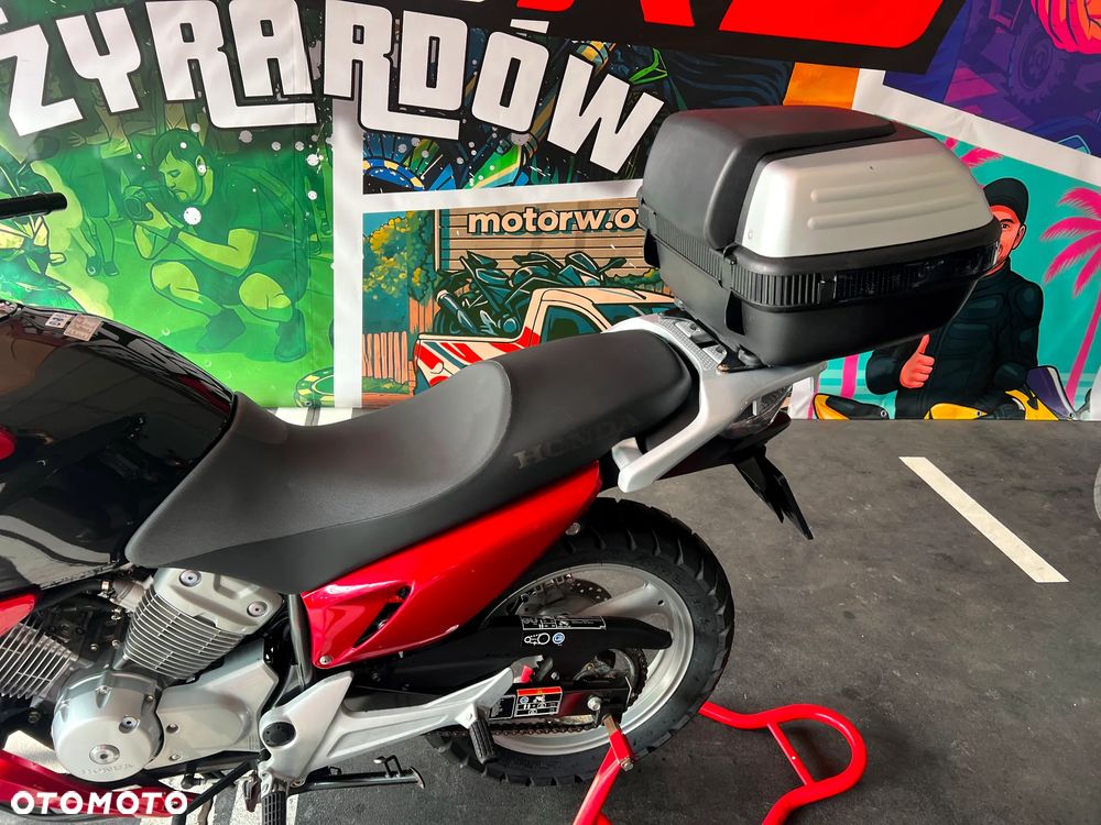 Honda XL - 25