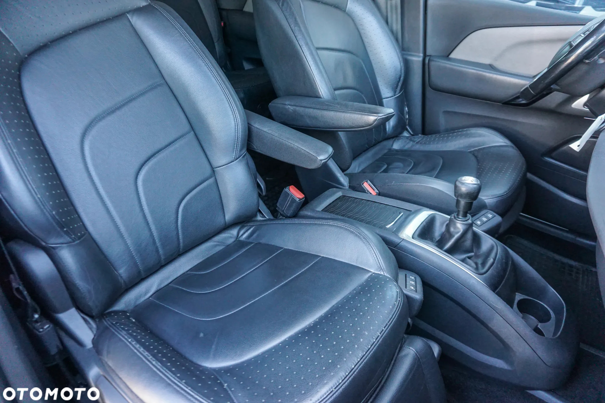 Citroën C4 HDi 150 Exclusive - 19